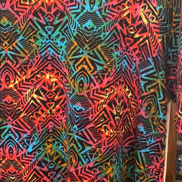 NWOT LuLaRoe Classic T - Picture 3 of 5